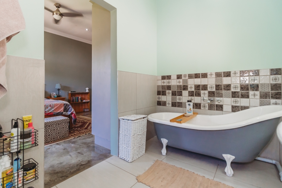 5 Bedroom Property for Sale in Heather Park Western Cape